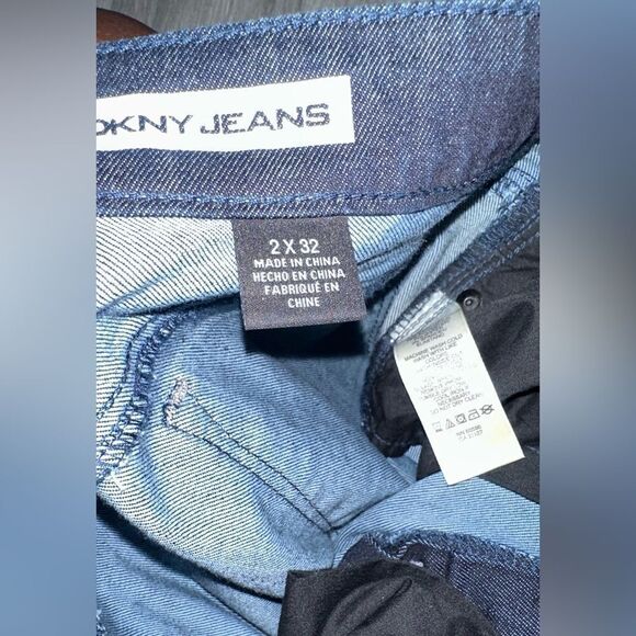 NWT DKNY -CURVY FIT MERCER SLIM BOOT JEANS - Picture 7 of 7